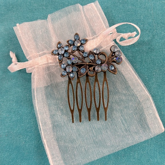 Beautiful Hair Comb with Blue Stones 💙HP💙 - Picture 2 of 5